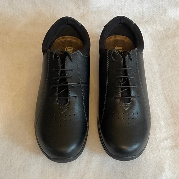 Drew Women’s Tulip Black Calf Tie Shoe, Size 12W, Model 10202-12 - Picture 2 of 9